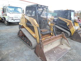 RC50 , 2005 , 900 hrs , open cab ,  - picture0' - Click to enlarge