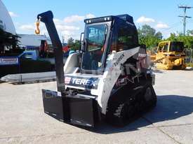 1500 Kg / 1.5 Ton Lifting Boom suit Skid Steer  - picture0' - Click to enlarge