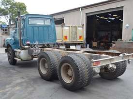 FORD L8000 LOUISVILLE Full Truck wrecking for parts to be sold - Top Quality great value  - picture2' - Click to enlarge