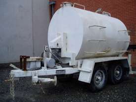 Mecal VR2 Vacuum Tank Trailer - picture0' - Click to enlarge