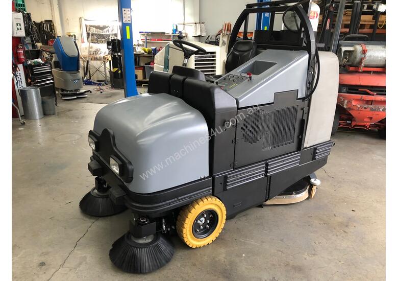 caption Used Fiorentini I115 Sweeper/ scrubber
