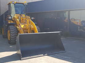 12.5 Tonne Wheel Loader Heavy Duty Quick Hitch, GP Bucket, Pallet Forks. - picture2' - Click to enlarge