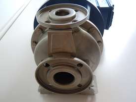 Ebara 11KW 15HP 415 Volt Stainless Centrifugal Water Pump 3LSF 40-200/11 42 m/3h Head 72 m Italy - picture1' - Click to enlarge