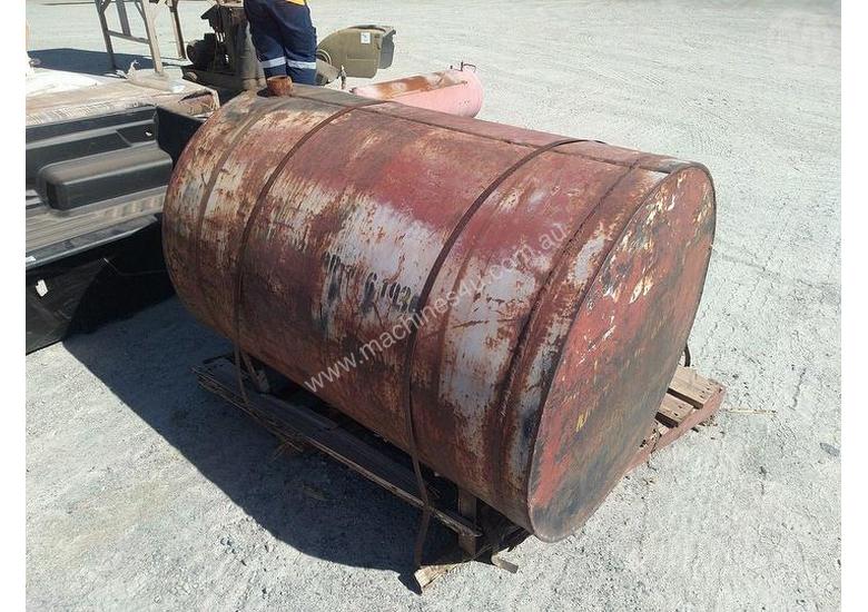 caption Custom Tank