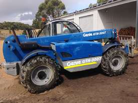 Telehandler GTH GENIE 3007  - picture2' - Click to enlarge