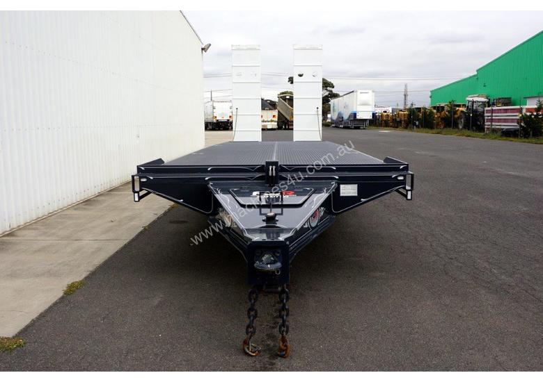 caption 2018 FWR Tri-Axle Tag Trailer