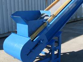 Large Industrial Incline Motorised Belt Conveyor - 8.5m long - picture0' - Click to enlarge