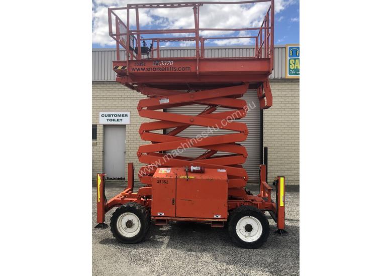 caption Snorkel SR3370 Rough Terrain Scissor lift