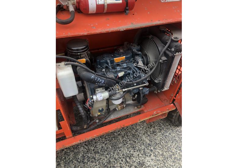 caption Snorkel SR3370 Rough Terrain Scissor lift