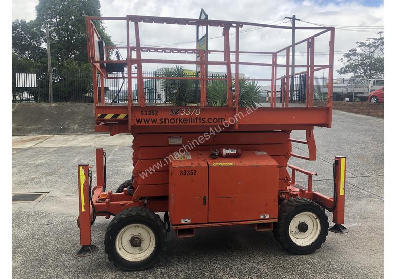 caption Snorkel SR3370 Rough Terrain Scissor lift