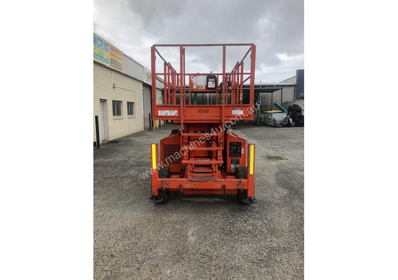 caption Snorkel SR3370 Rough Terrain Scissor lift