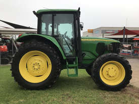 John Deere 6220 FWA/4WD Tractor - picture1' - Click to enlarge