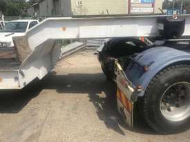 Trailer - Tri-axle low loader - picture1' - Click to enlarge