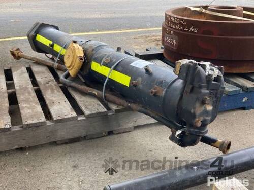 1x D11 Lift Cylinder (Unknown Working Condition)