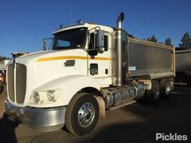 2011 Kenworth T403 - picture2' - Click to enlarge