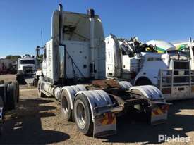 1998 Freightliner FL112 - picture2' - Click to enlarge