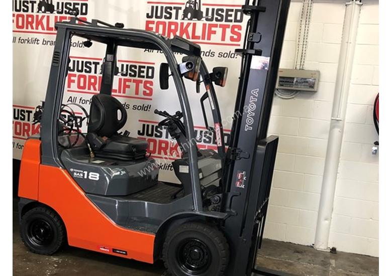caption TOYOTA FORKLIFTS 32-8FG18