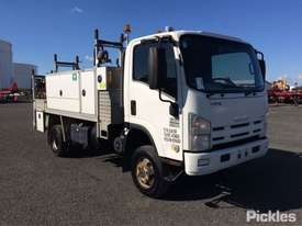 2012 Isuzu NPS300 - picture0' - Click to enlarge