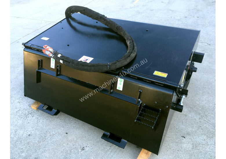 Used 2014 Caterpillar Cat BU115 utility broom Skid Steer Broom in , Listed on Machines4u