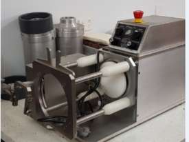 Fondant /  Cream Extruder  - picture0' - Click to enlarge