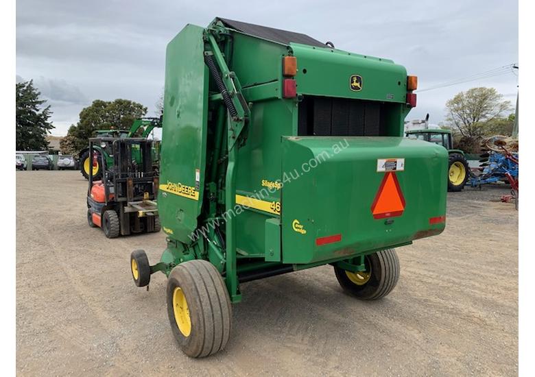 caption John Deere 467 Round Baler
