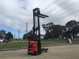 1 Ton Electric Stacker With Double Pallet For Sale  - picture1' - Click to enlarge
