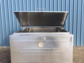1,650ltr Jacketed Stainless Steel Tank, Milk Vat - picture1' - Click to enlarge