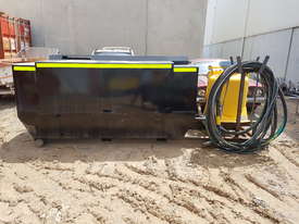 Quill Falcon 200 Kwikblast Dusless Blaster, Atlas Copco XAS375 Compressor Unit - picture0' - Click to enlarge