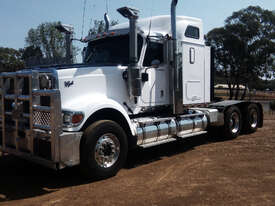 International 9900 Eagle Primemover Truck - picture0' - Click to enlarge
