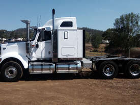 International 9900 Eagle Primemover Truck - picture2' - Click to enlarge
