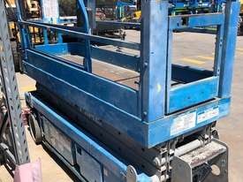 20ft Scissor Lift Electric Genie - picture0' - Click to enlarge