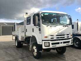 2010 Isuzu Dual Cab Service Truck - picture0' - Click to enlarge