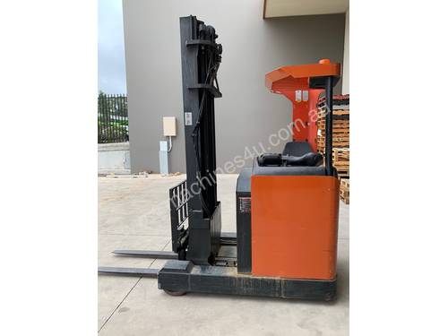 BT high reach forklift