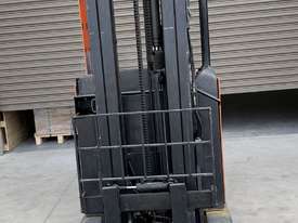 BT high reach forklift - picture2' - Click to enlarge