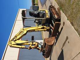 2.7 Tonne Excavator with Auger and Mud bucket - picture2' - Click to enlarge