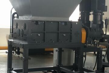 Four Shaft Shredder - Light NF/Wood/Paper/e-Waste