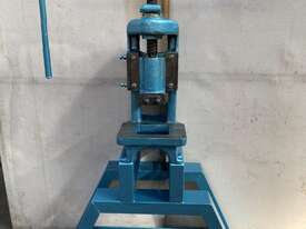 AP Lever 6t fly press on stand - picture0' - Click to enlarge