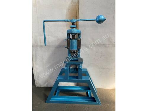 AP Lever 6t fly press on stand