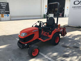 Kubota  FWA/4WD Tractor - picture0' - Click to enlarge