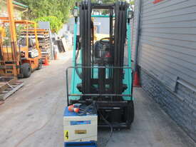 Mitsubishi 1.6 ton Container Mast Used Forklift #1572 - picture1' - Click to enlarge