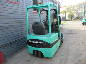 Mitsubishi 1.6 ton Container Mast Used Forklift #1572 - picture2' - Click to enlarge