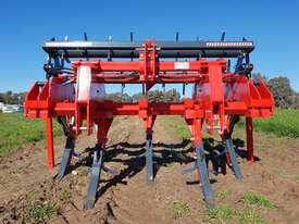 FARMTECH GB-7 SUB SOILER + DUAL ROLLER (7 TINE, 3.3M) - picture2' - Click to enlarge