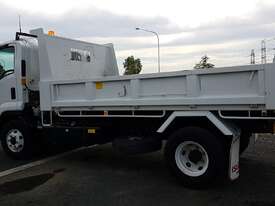 Isuzu FRR500 4×2 Tipper for Hire - picture1' - Click to enlarge