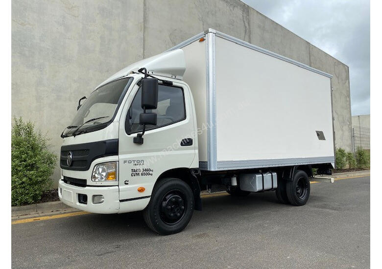 caption Foton 3.8 ISF Pantech Truck