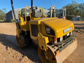 CAT CB224E 2.7T Double Smooth Drum Compactor Roller - picture1' - Click to enlarge