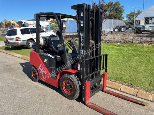 Forklift Powerlift 2.5 Tonne 4700mm lift container mast