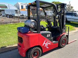 Forklift Powerlift 2.5 Tonne 4700mm lift container mast - picture1' - Click to enlarge