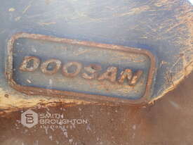 DOOSAN 1000MM EXCAVATOR BUCKET - picture2' - Click to enlarge