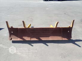 5 TONNE EXCAVATOR BLADE - picture0' - Click to enlarge