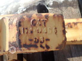 PALLET COMPRISING OF CATERPILLAR ADAPTORS (UNUSED) - picture2' - Click to enlarge